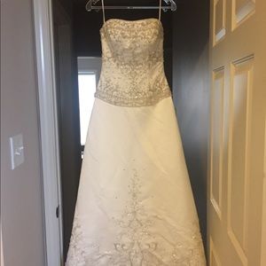 Mori Lee Wedding Dress - Brand new, never used